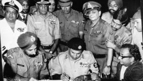 Signing of Pakistani Instrument of Surrender by Pakistan's Lt.Gen. A. A. K. Niazi to the Joint Commander of the Liberation Force Lt. Gen. Jagjit Singh Aurora in Dhaka on 16 Dec' 1971. Photo: wiki commons