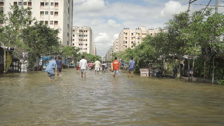 Flood in Perumbakkam. Image courtesy: Lakshmi Kanth Bharathi