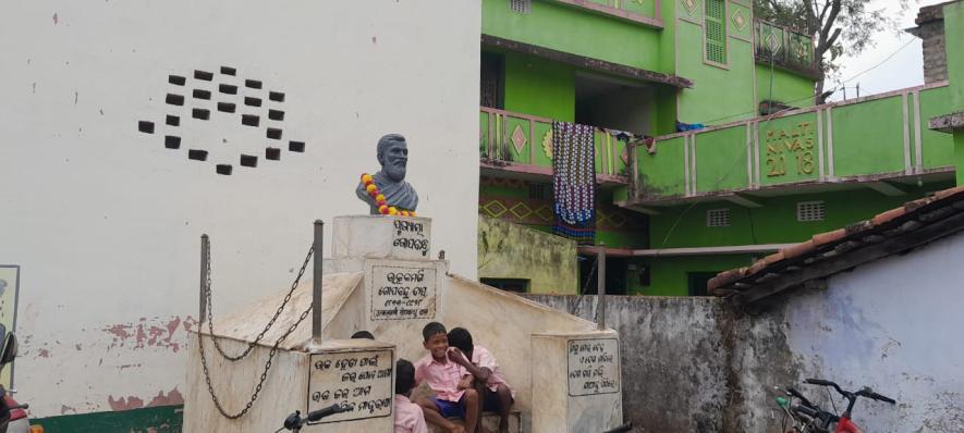 The statue of legendary reformer of Odisha Utkalamani Gopabandhu Das