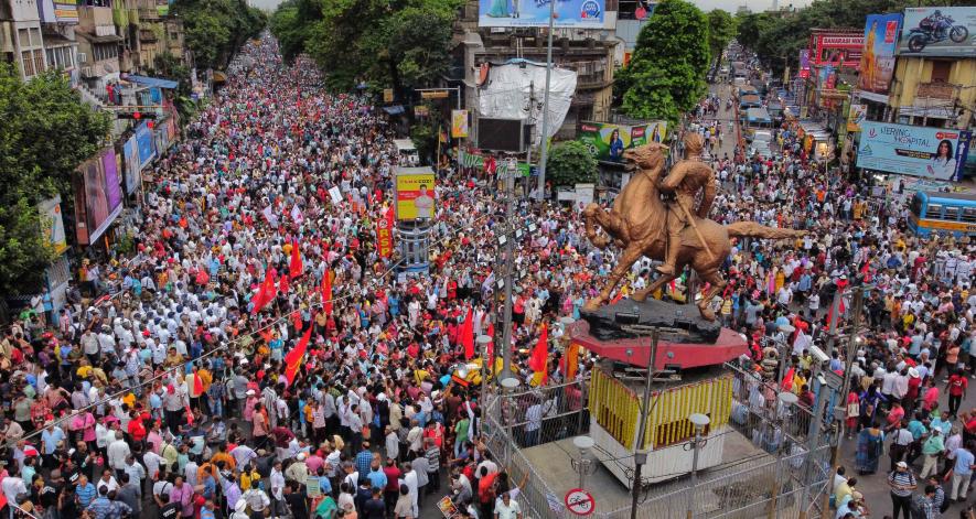 A 'Justice for Tilottama' rally at Shyambazar Panchmatha in Kolkata.