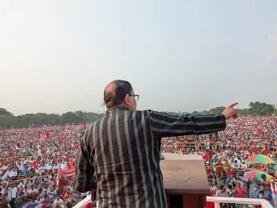 CPI(M) West Bengal secretary Mohd. Salim addressing the mammoth rally of working people in Kolkata's Brigade Parade Grounds on Sunday, April 21, 2025.