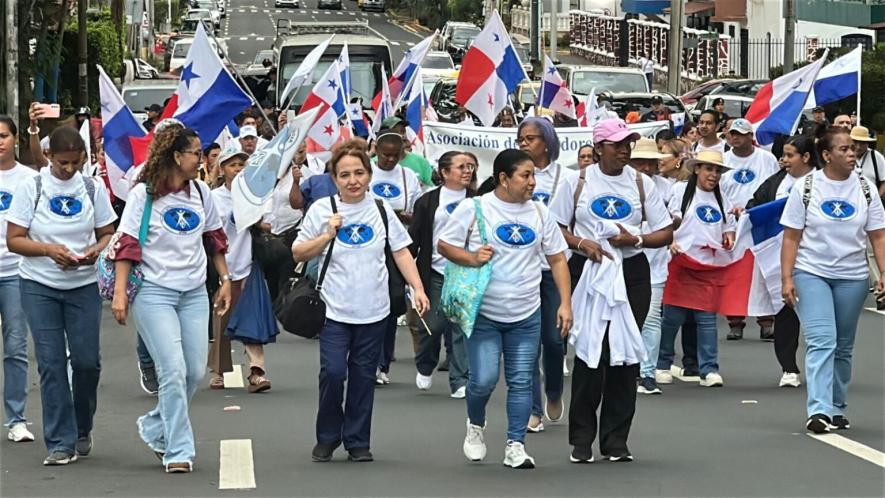 Panama's nurses join the strike and take the streets against Law 462. Photo: Claridad Panama/X