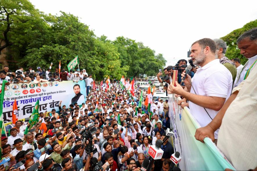 Image: Rahul Gandhi addresses supporters in Patna on the day of Bihar Bandh