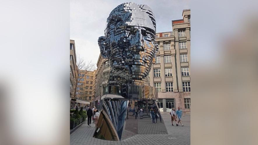 Kafka Head taken by author.