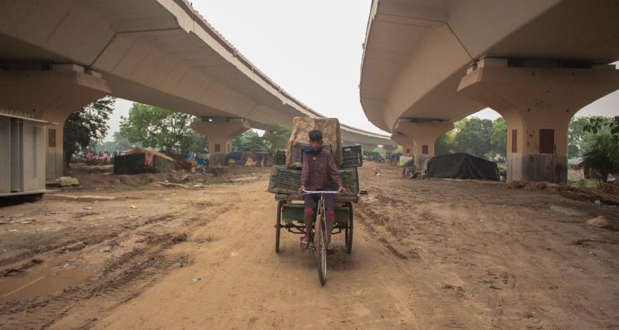 Besides attending school, most children assist their parents in selling vegetables (Photo - Pallabi Sen, 101Reporters).