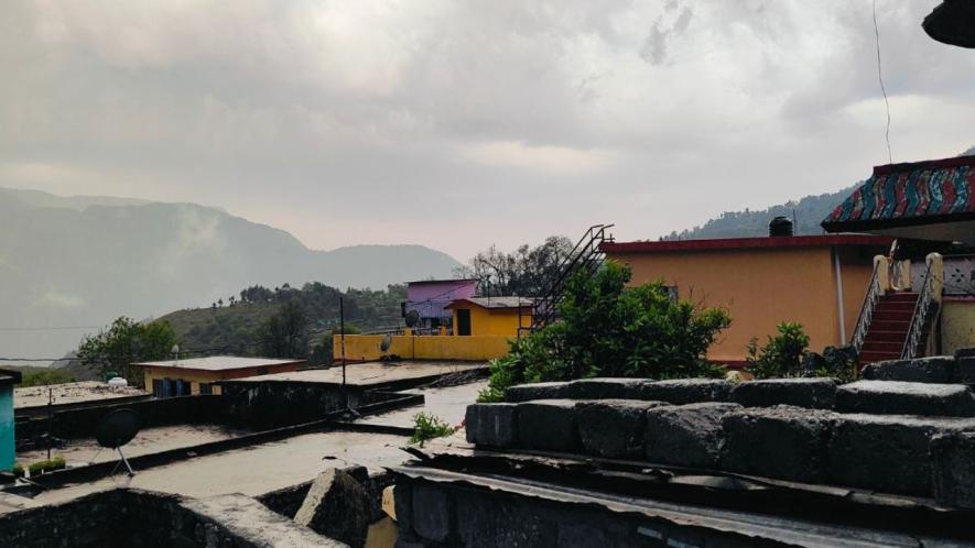 Vanishing snow and swelling glacial lakes threaten the residents (Photo - Varsha Singh, 101Reporters).