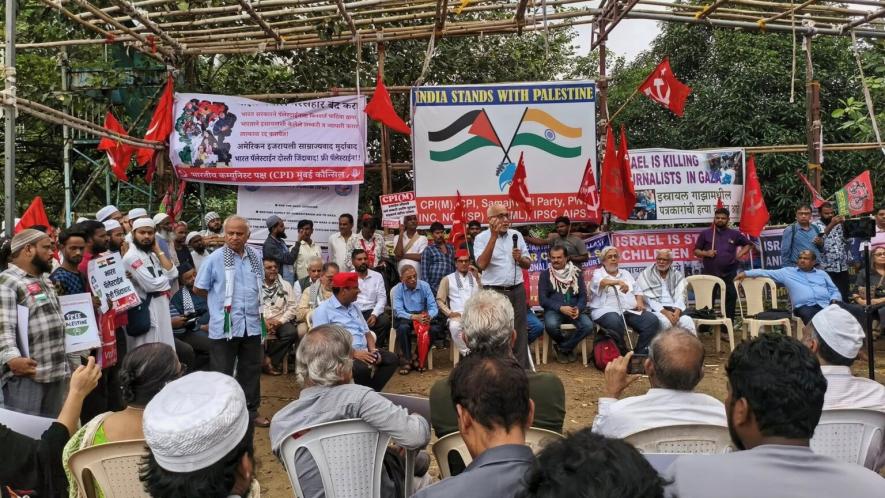 Protestors demand the Indian government break all ties with the Zionist regime in Israel. Photo: Rajesh Natrajan