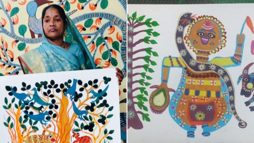 Sakun Bai showing her paintings (Photo - Satish Bhartiya, 101Reporters)