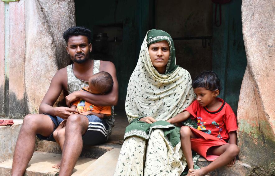 Migrant labourer Sanoyar Mandal and his wife Saleha Khatun at Pathordoba village  under Simlapal block, Bankura are looking for100 days of work.